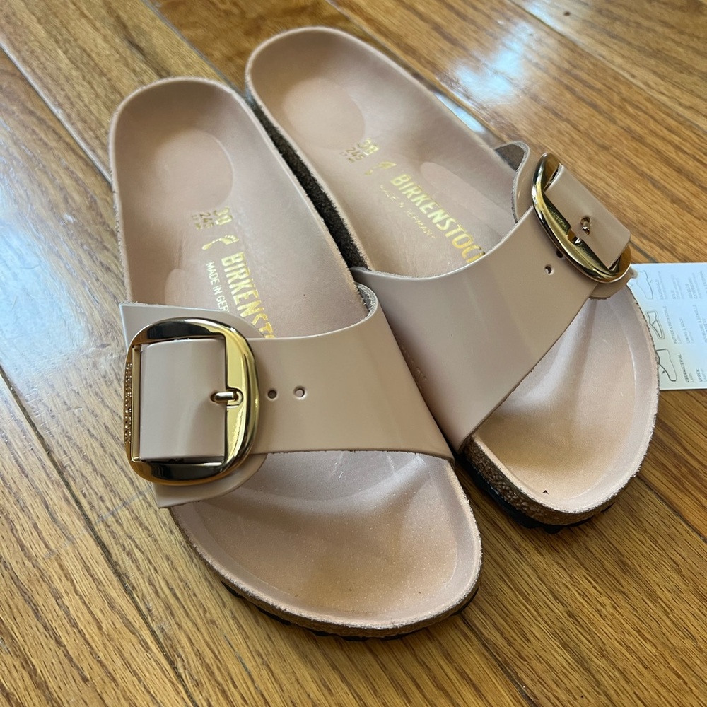 Madrid Big Buckle High Shine New Beige